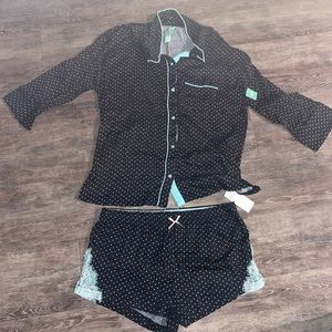 The cutest 2 piece set pajamas! Perfect Christmas gift!